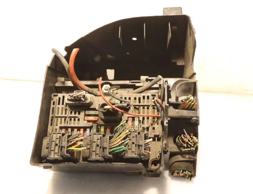 CITROËN C4 1 generation (2004-2011) Блок предохранителей 32907102