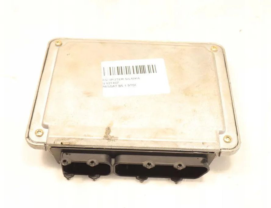 VOLKSWAGEN Passat B7 (2010-2015) Riadiaca jednotka motora 0281010170 32911859