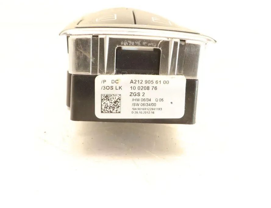 MERCEDES-BENZ E-Class W211/S211 (2002-2009) Front Right Door Window Switch 32914424