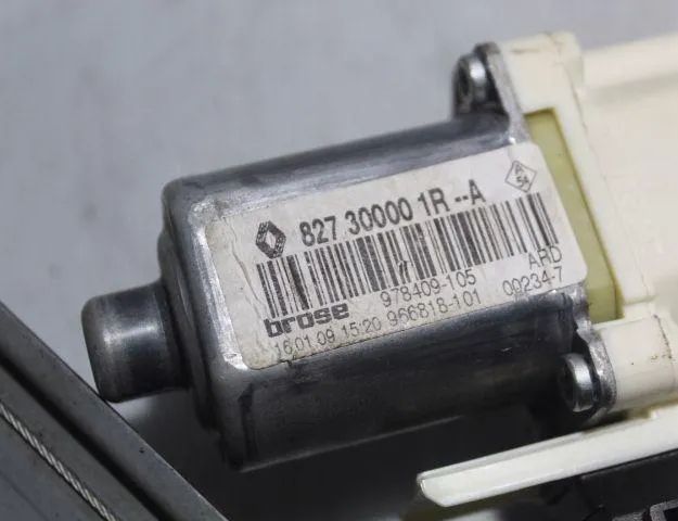 RENAULT Laguna 3 generation (2007-2015) Стеклоподъемник задней правой двери 827300001R 32917098