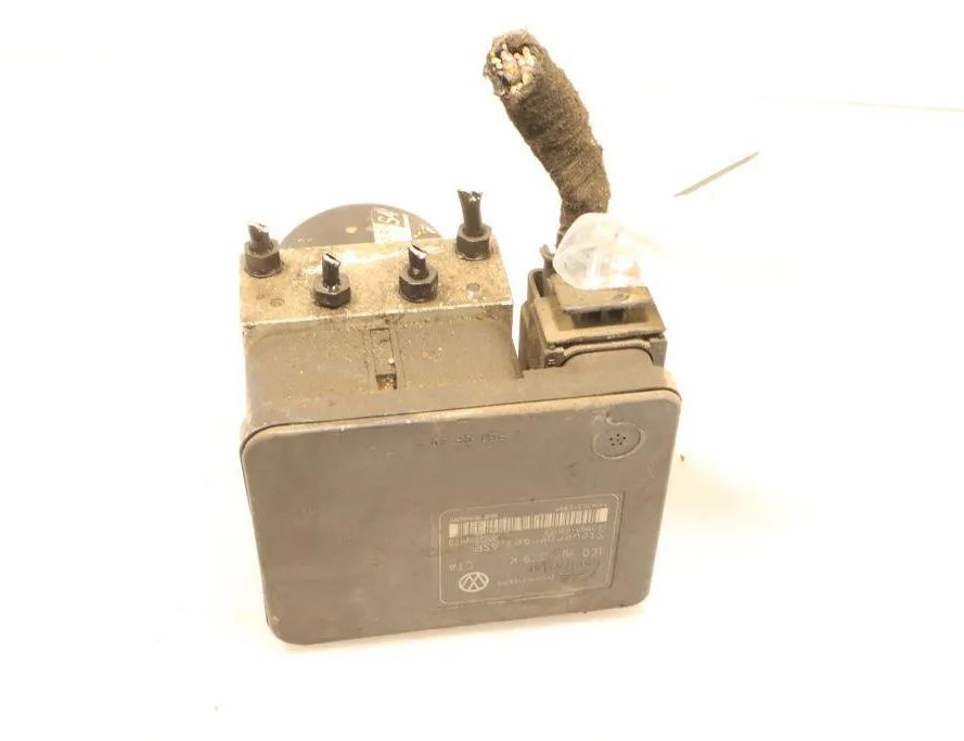 SKODA Octavia 1 generation (1996-2010) ABS Pump 32938007