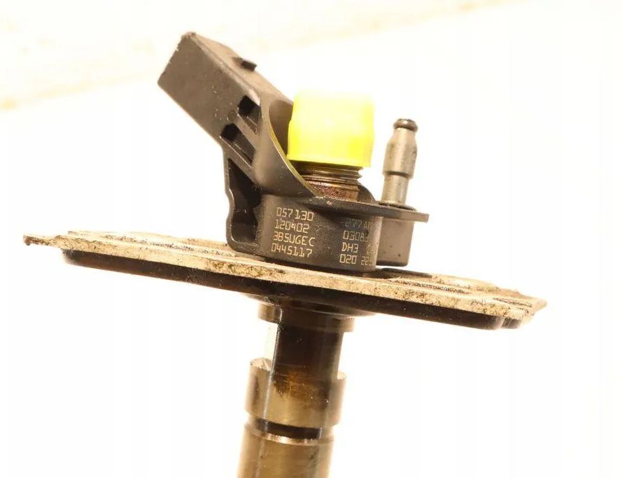 AUDI A8 D3/4E (2002-2010) Форсунка 32946952