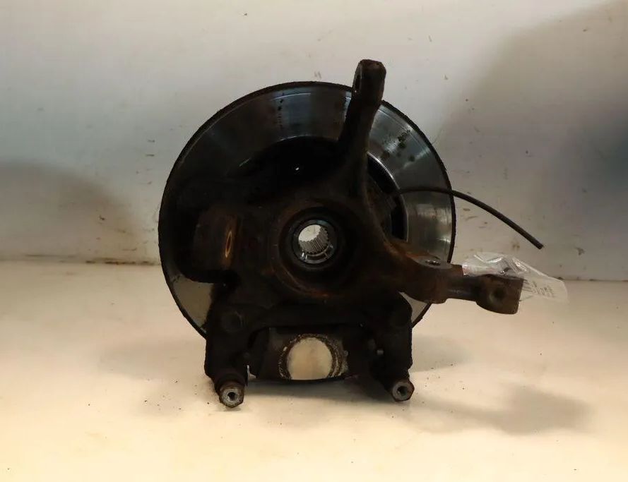 SUZUKI Swift 3 generation (2004-2010) Pravý predný náboj kolesa 32947057