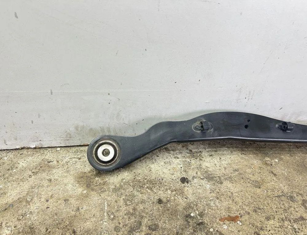 BMW 2 Series F44 (2019-2023) Ľavé zadné rameno závesu 7915358 31946900