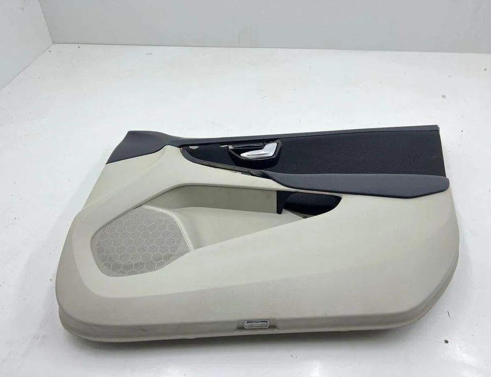 VOLVO V40 Cross Country 1 generation (2012-2020) Обшивка передних правых дверей 1319933 31996127