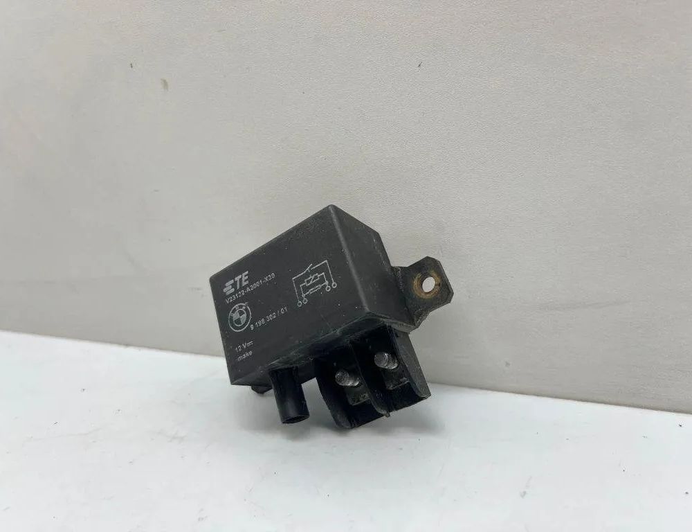 BMW 4 Series F32/F33/F36 (2013-2020) Реле вентилятора охлаждения 9198302 31997108