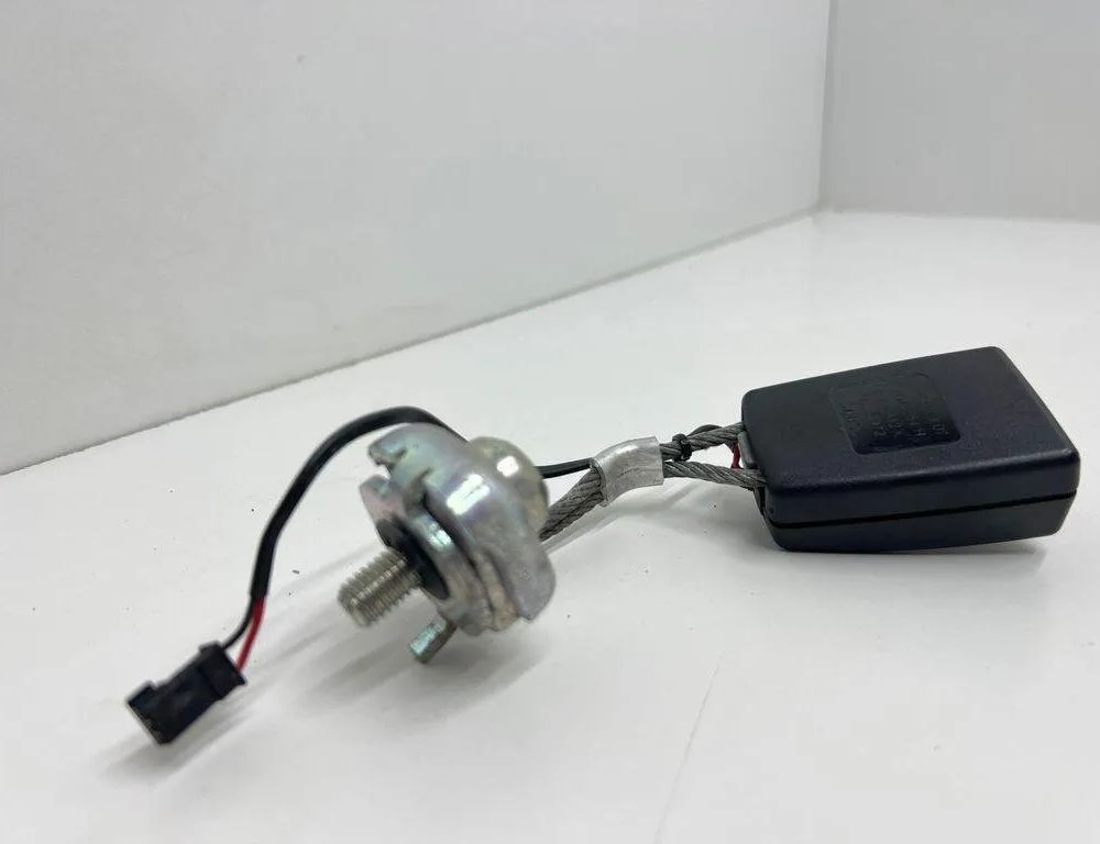 BMW 5 Series F10/F11 (2009-2017) Pravý zadný bezpečnostný pás 7243273 31998881