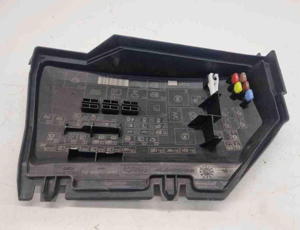 LAND ROVER Range Rover Evoque L538 (1 gen) (2011-2020) Крышка блока предохранителей GK7214A076BA 32292745