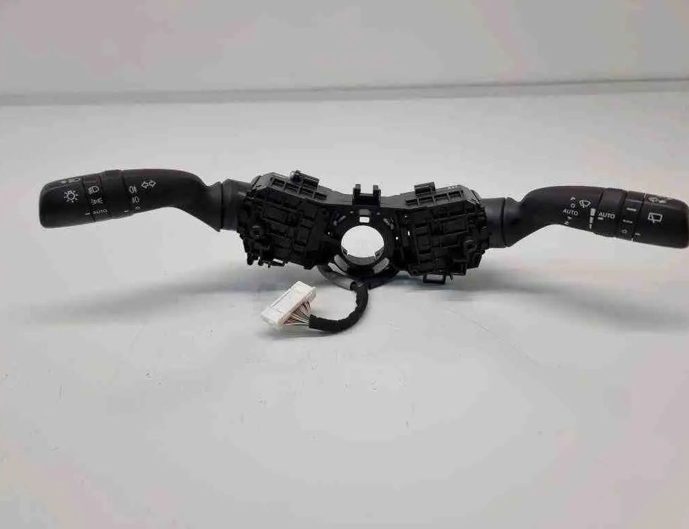 TOYOTA RAV4 5 generation (XA50) (2018-2024) Stieračový prepínač 4220017L021 32423700