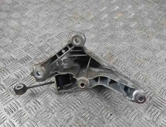 AUDI A5 Sportback F5 (2016-2024) Engine Bracket Right Side 4M0199307AD 32433661
