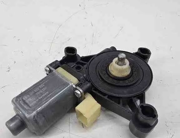 AUDI A5 8T (2007-2016) Маторчик стеклоподъемника передней левой двери 8W0959802 32444733