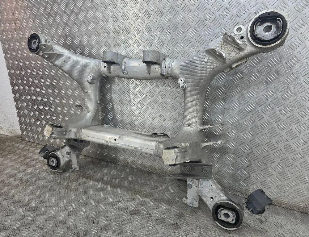 BMW X7 G07 (2018-2024) Rear Subframe 6894149 32970032