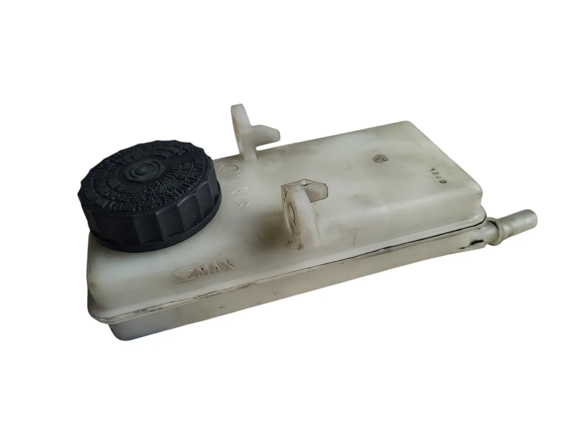 NISSAN Leaf 1 generation (2010-2017) Бачок тормозной жидкости 0204224574,ID10635 31038284