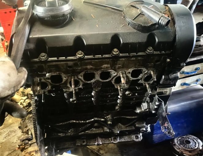 VOLKSWAGEN Passat B5 (1996-2005) Engine avf 28838242