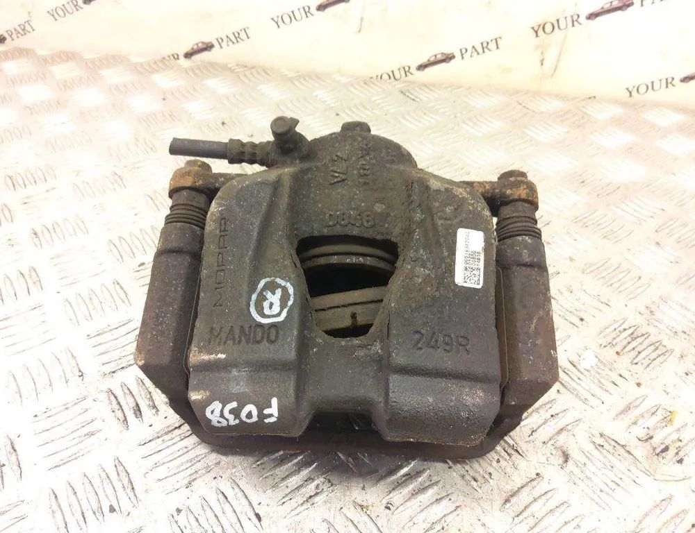 FIAT 500X 1 generation (2014-2024) Zadný pravý brzdový strmeň 30984285