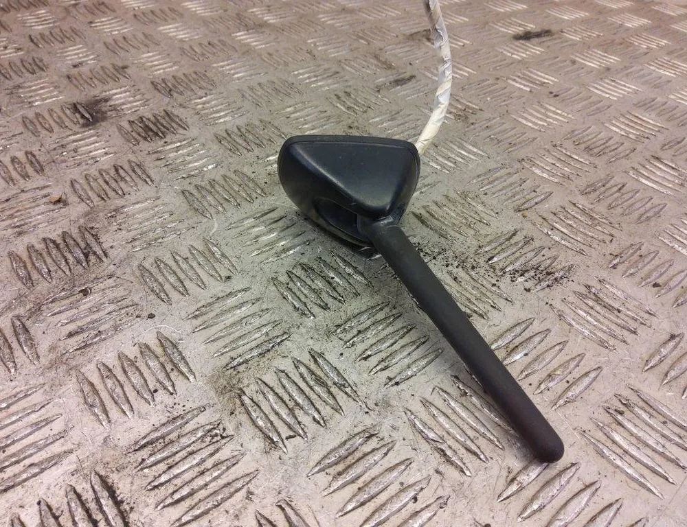 TOYOTA Prius 3 generation (XW30) (2009-2015) Антенна V3-08998C 30988080