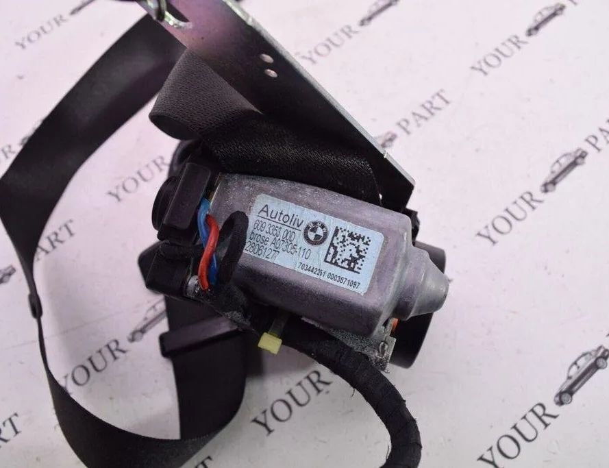 BMW 7 Series F01/F02 (2008-2015) Pravý predný bezpečnostný pás 30989289