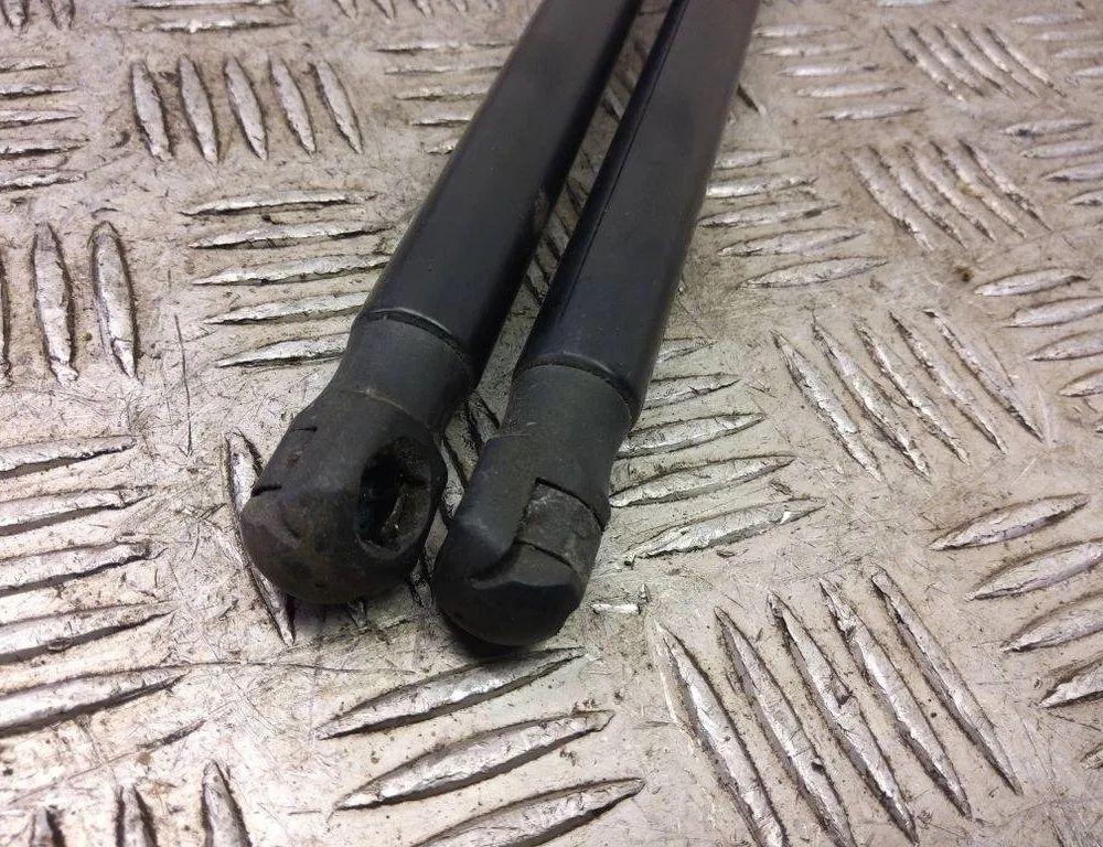 FORD Kuga 1 generation (2008-2013) Амортизатор крышки багажника левый 8V41S406A10BD 31254506