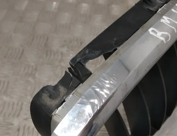 BMW 5 Series E60/E61 (2003-2010) Правая решетка переднего бампера 7027062 13924971