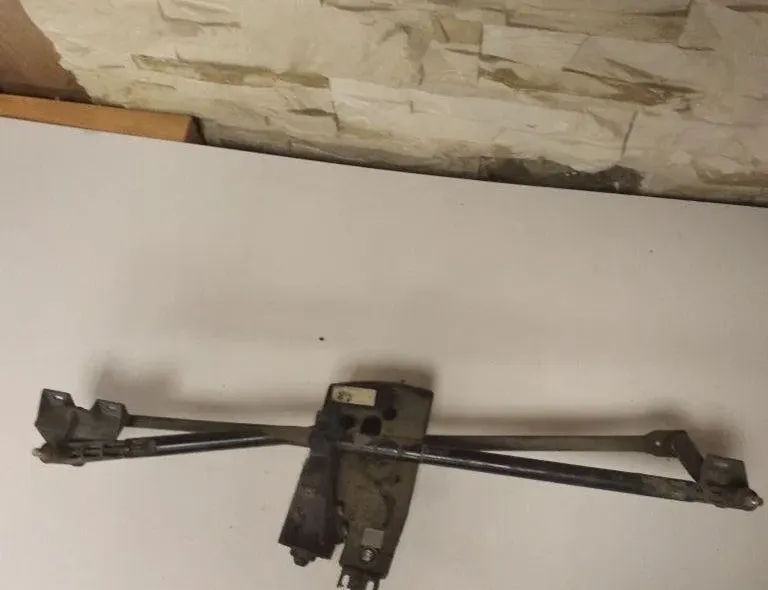 AUDI 100 4A/C4 (1990-1994) Mechanizmus stierača predného čelného skla 32009963