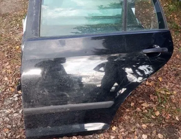 VOLKSWAGEN Golf Plus 1 generation (2004-2009) Ľavé zadné dvere 32011762