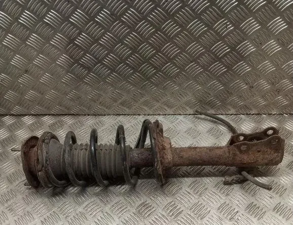 SCION xA 1 generation (2003-2008) Амортизатор передний правый 32020515