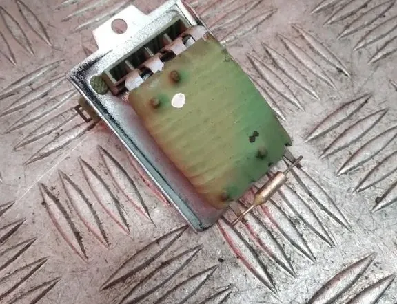 FORD Galaxy 1 generation (1995-2006) Rezistor interiérového kúrenia 7M0959263C 34133473