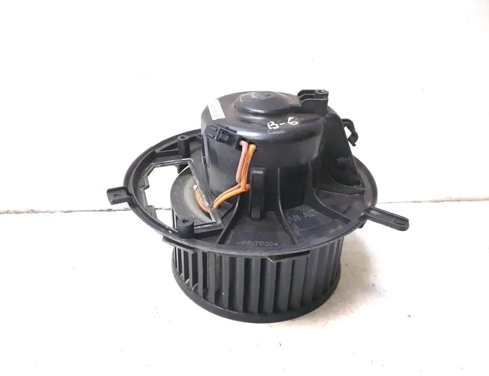VOLKSWAGEN Passat B6 (2005-2010) Ventilátor kúrenia 3C1820015M 28288385