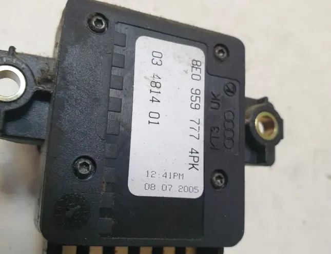 AUDI A4 B7/8E (2004-2008) Pravé ovládacie tlačidlá sedadla 8E0959777 33475799