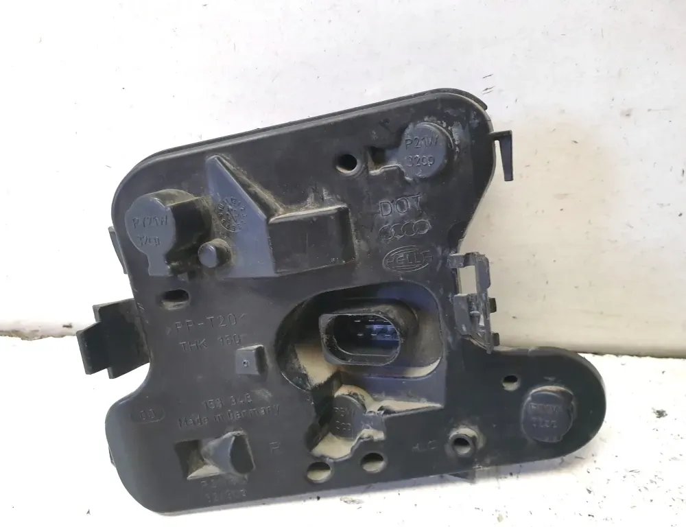 AUDI A4 B6/8E (2000-2005) Rear light contacts 153948 33626135