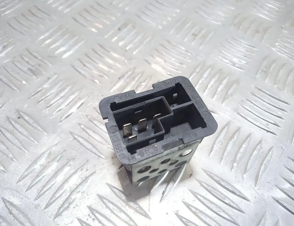 OPEL Zafira A (1999-2003) Blower fan relay 90559834 31316550