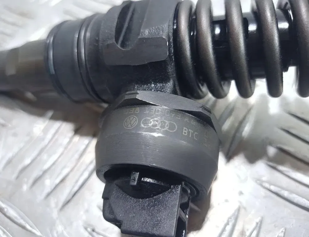 VOLKSWAGEN Golf 8 generation (2019-2023) Форсунка 0414720215,038130073 31335075