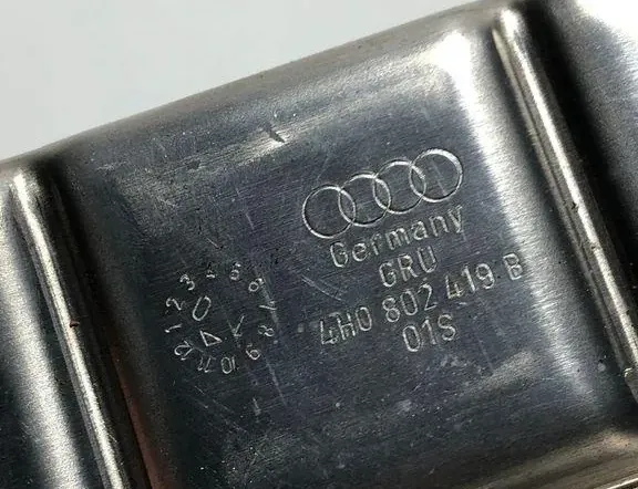 AUDI A8 D2/4D (1994-2002) Držiak batérie 4H0802419B 33312228