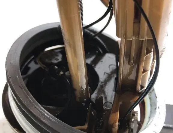 VOLKSWAGEN Multivan T5 (2003-2015) V nádrži palivové čerpadlo 7H0919050D 33313884