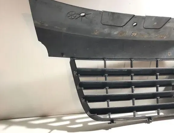 VOLKSWAGEN Transporter T5 (2003-2015) Predný horný mriežka 7H0807101 33318629