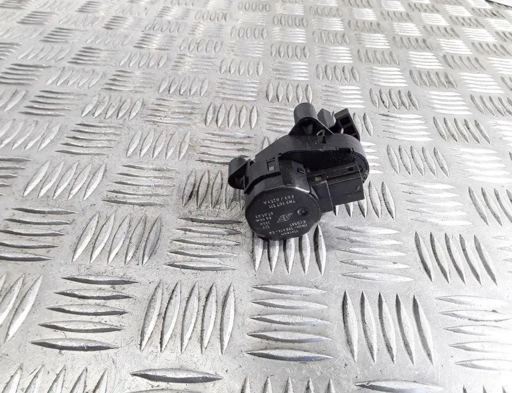 VOLKSWAGEN Sharan 1 generation (1995-2010) Клапаны управления внутренним подогревом 7M3907511 32068704