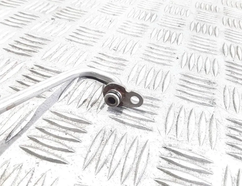 AUDI A3 8V (2012-2020) Трубка смазки турбины 04E145140E 33348187