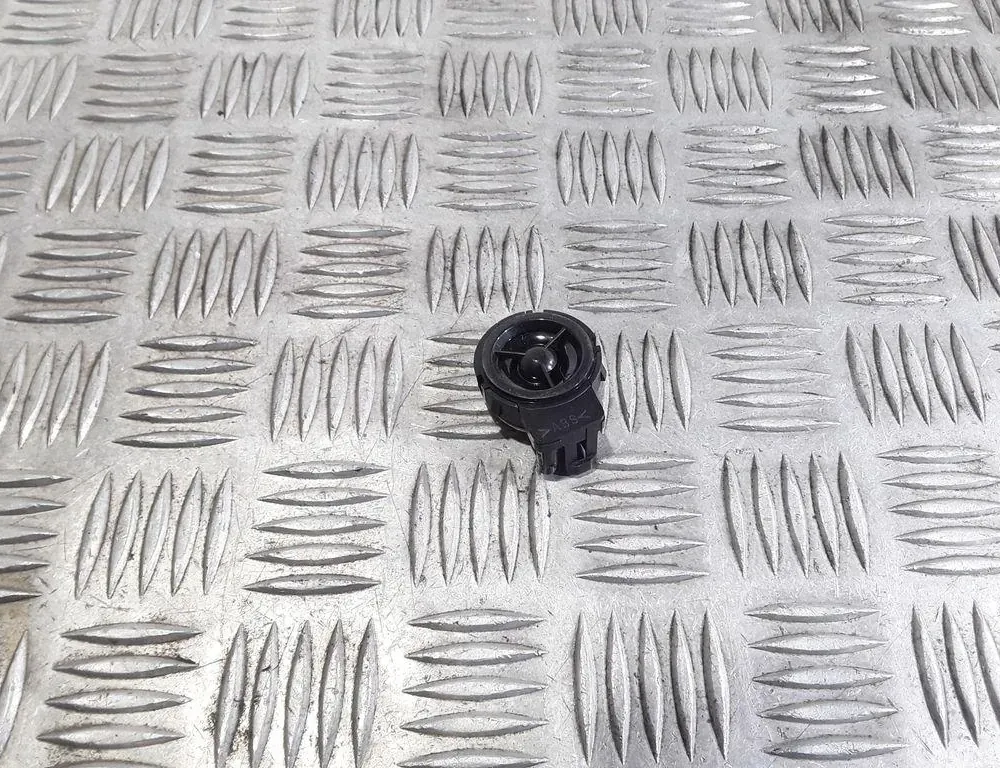 MAZDA 626 GC (1982-1987) Колонка  дверей передняя правая GS1D66960 33365917