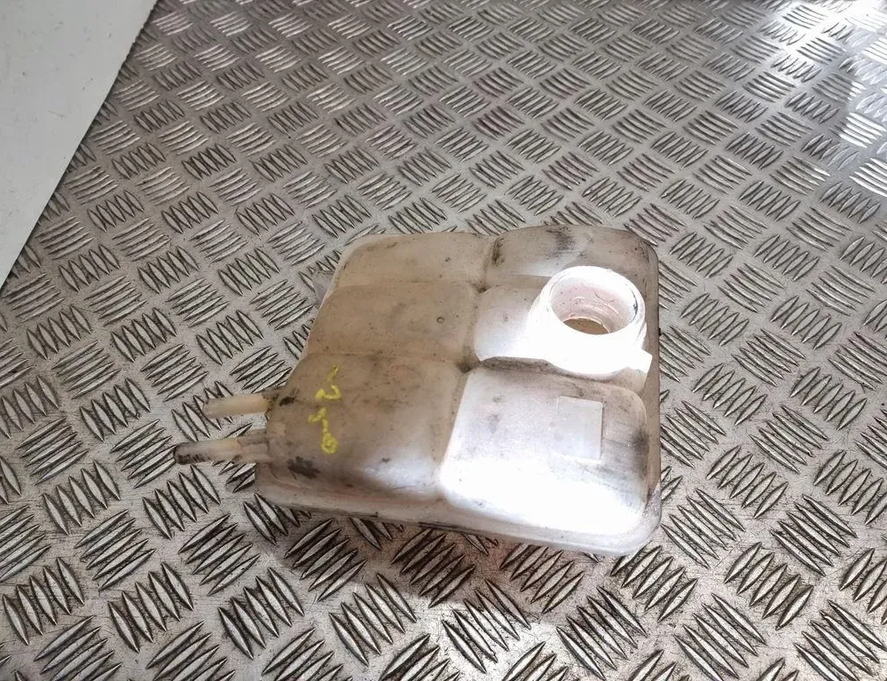 FORD C-Max 1 generation (2003-2010) Расширительный бак 3M5H8K218 33369796