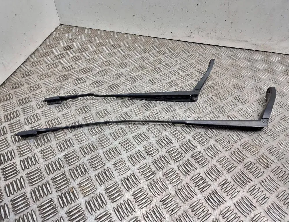 FORD C-Max 2 generation (2010-2019) Predné stierače 33372154