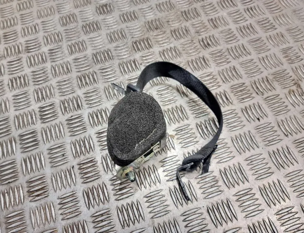 FORD Focus 2 generation (2004-2011) Zadný stredový bezpečnostný pás 33035173b 33498184