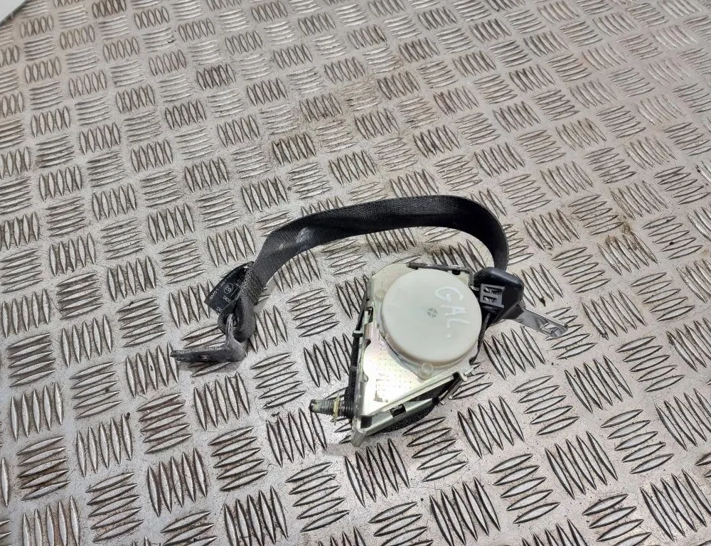 FORD Focus 2 generation (2004-2011) Zadný stredový bezpečnostný pás 33035173b 33498184