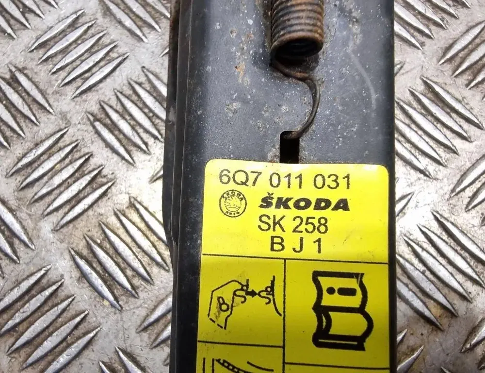 SKODA Roomster 5J (2010-2015) Zdvihák 6Q7011031 33520199