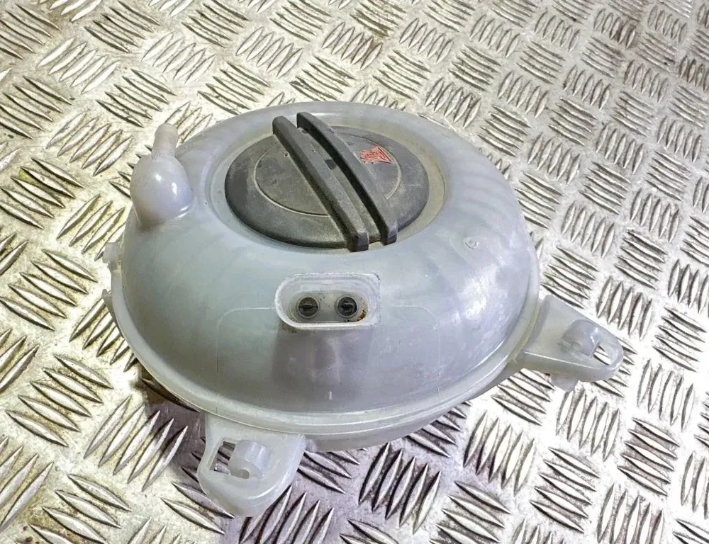 VOLKSWAGEN Golf 8 generation (2019-2023) Расширительный бак 5Q0121407F 33534055