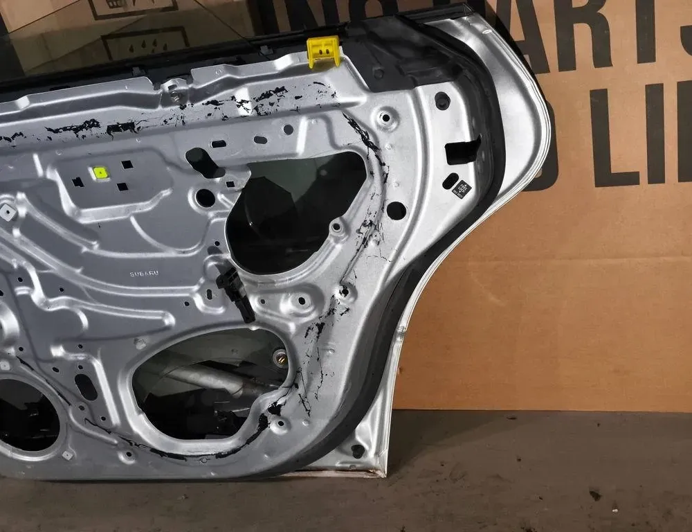 SUBARU Legacy 3 generation (1998-2003) Pravé zadné dvere 33537958