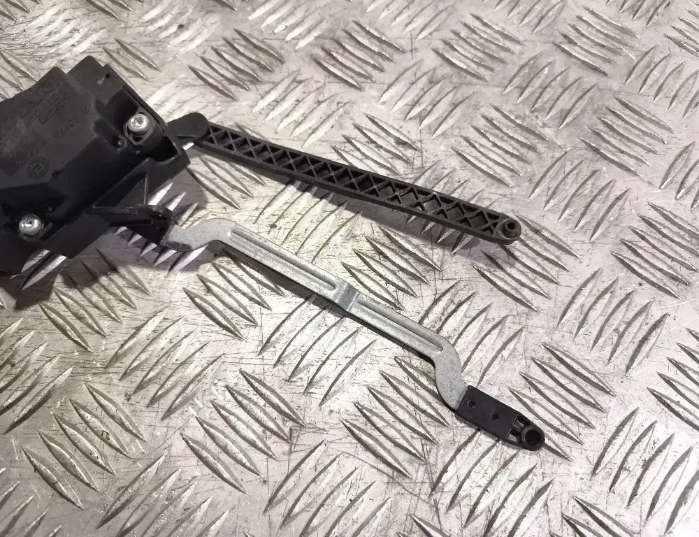 VOLVO XC60 Ventily na ovládanie vnútorného kúrenia 31267120,E24032 33538308