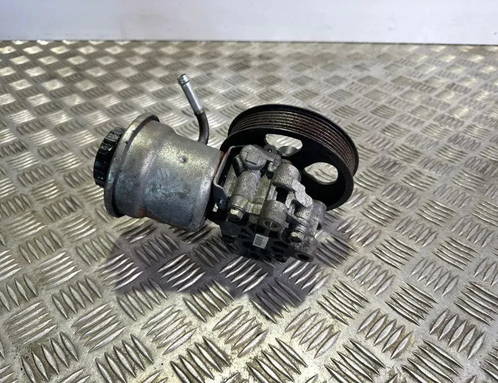 TOYOTA Avensis 2 generation (2002-2009) Power Steering Pump 33548472