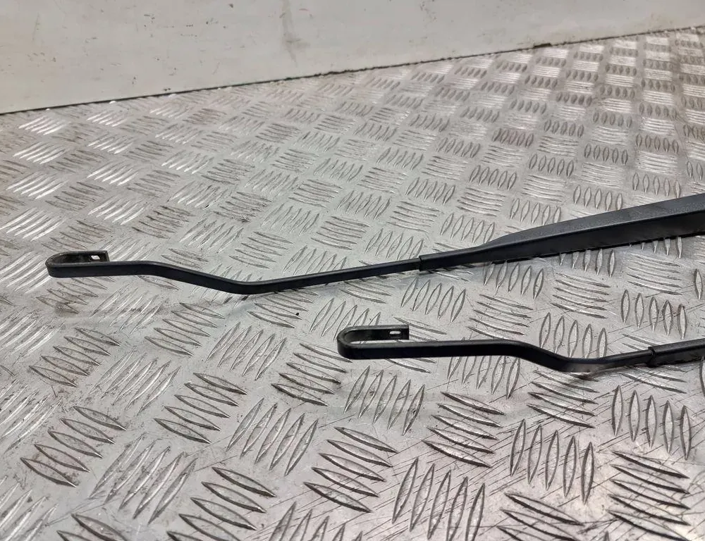 NISSAN Note 1 generation (2005-2014) Predné stierače 80008647 33549131