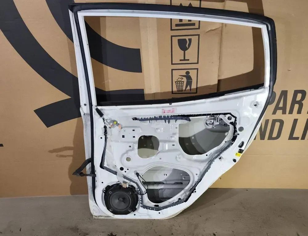 KIA Picanto 3 generation (2017-2024) Дверь задняя правая 33552856