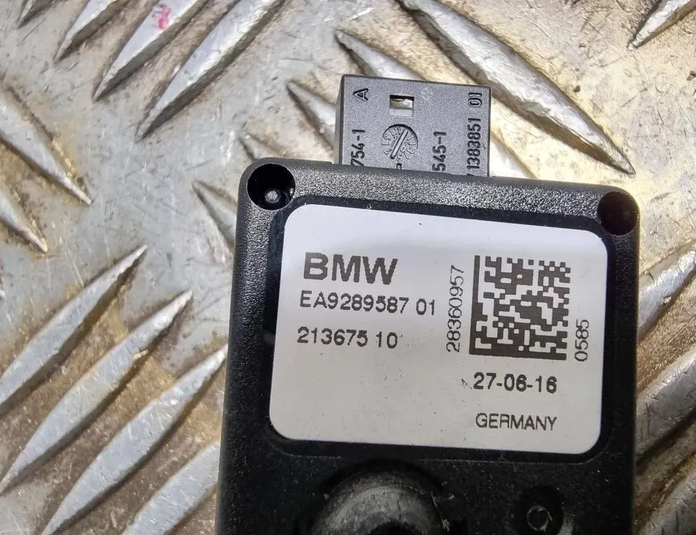 BMW X1 F48/F49 (2015-2023) Антенный модуль 9289587 33555142